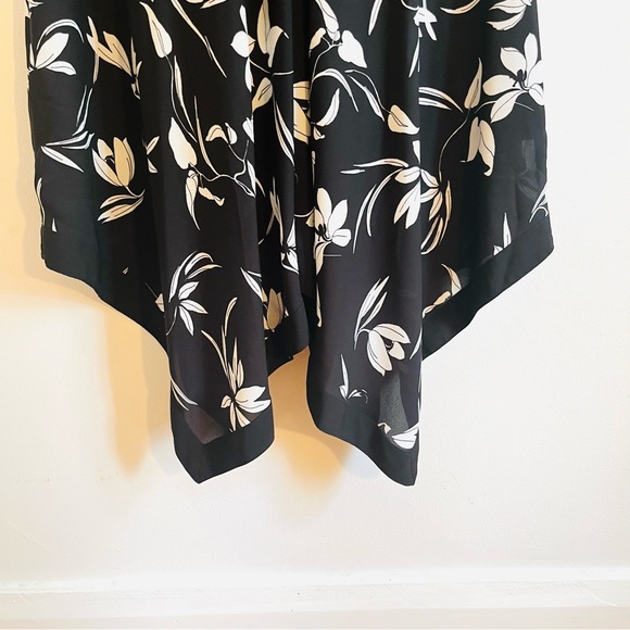 Banana Republic black and white dress handkerchief hem v-neck - Picture 8 of 11